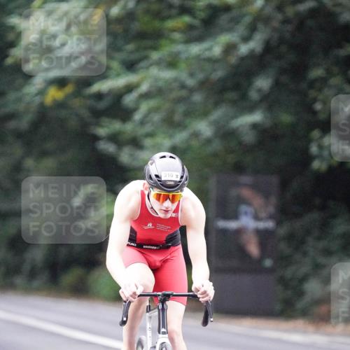 14.09.2025 - Stadtparktriathlon Michael Burmester http://msf.ph/oto/8906708 14.09.2025 09:11:43 Radfahren 310, 335, 338, 394 meine-sportfotos.de