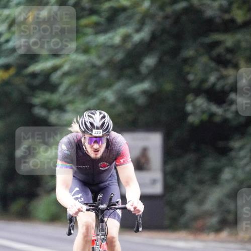 14.09.2025 - Stadtparktriathlon Michael Burmester http://msf.ph/oto/8906777 14.09.2025 09:12:53 Radfahren 306, 320, 334, 358 meine-sportfotos.de