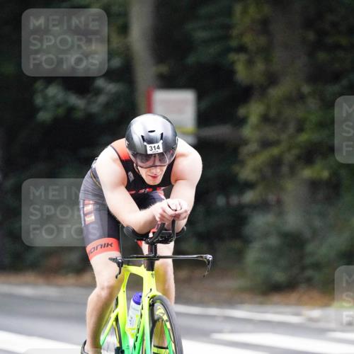 14.09.2025 - Stadtparktriathlon Michael Burmester http://msf.ph/oto/8906794 14.09.2025 09:13:10 Radfahren 314, 397 meine-sportfotos.de