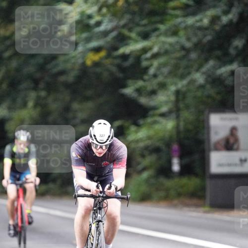 14.09.2025 - Stadtparktriathlon Michael Burmester http://msf.ph/oto/8906802 14.09.2025 09:13:21 Radfahren 327, 359 meine-sportfotos.de