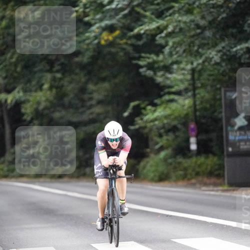 14.09.2025 - Stadtparktriathlon Michael Burmester http://msf.ph/oto/8906813 14.09.2025 09:13:31 Radfahren 304, 346, 386 meine-sportfotos.de