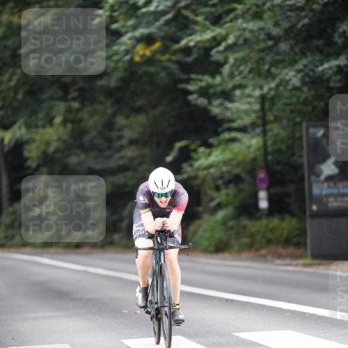 14.09.2025 - Stadtparktriathlon Michael Burmester http://msf.ph/oto/8906815 14.09.2025 09:13:32 Radfahren 304, 346, 386 meine-sportfotos.de