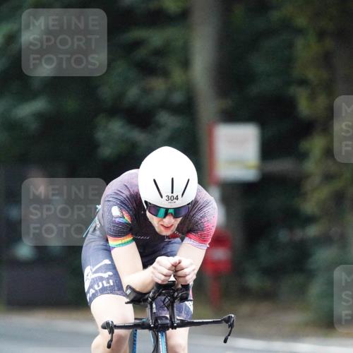 14.09.2025 - Stadtparktriathlon Michael Burmester http://msf.ph/oto/8906817 14.09.2025 09:13:33 Radfahren 304, 346, 386, 425 meine-sportfotos.de