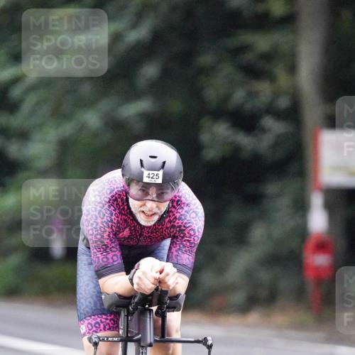 14.09.2025 - Stadtparktriathlon Michael Burmester http://msf.ph/oto/8906834 14.09.2025 09:13:42 Radfahren 324, 346, 386, 425 meine-sportfotos.de