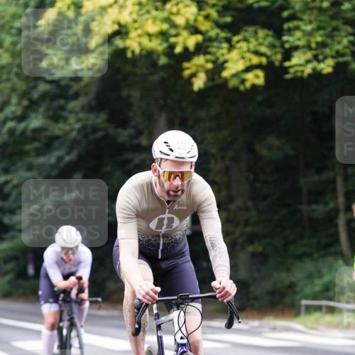 14.09.2025 - Stadtparktriathlon Michael Burmester http://msf.ph/oto/8906916 14.09.2025 09:14:50 Radfahren 339, 342, 393, 473 meine-sportfotos.de