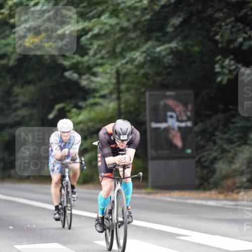 14.09.2025 - Stadtparktriathlon Michael Burmester http://msf.ph/oto/8906930 14.09.2025 09:15:01 Radfahren 353, 362, 365, 383, 393, 400 meine-sportfotos.de
