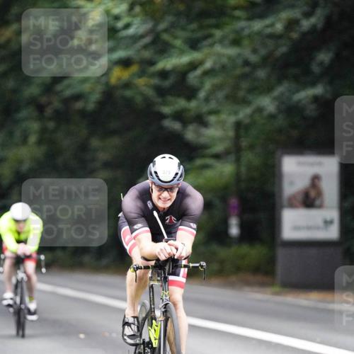 14.09.2025 - Stadtparktriathlon Michael Burmester http://msf.ph/oto/8906954 14.09.2025 09:15:15 Radfahren 323, 352, 375, 410, 430 meine-sportfotos.de