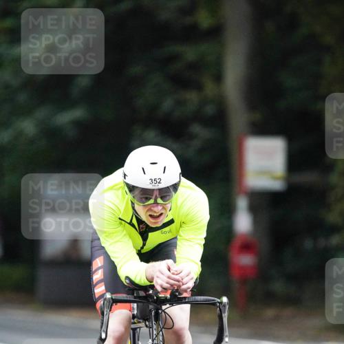 14.09.2025 - Stadtparktriathlon Michael Burmester http://msf.ph/oto/8906958 14.09.2025 09:15:17 Radfahren 323, 352, 375, 410 meine-sportfotos.de