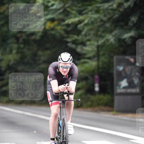 14.09.2025 - Stadtparktriathlon Michael Burmester http://msf.ph/oto/8907020 14.09.2025 09:15:52 Radfahren 361, 376, 398, 466 meine-sportfotos.de