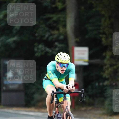 14.09.2025 - Stadtparktriathlon Michael Burmester http://msf.ph/oto/8907044 14.09.2025 09:16:04 Radfahren 311, 357, 413, 414, 432, 434, 488 meine-sportfotos.de
