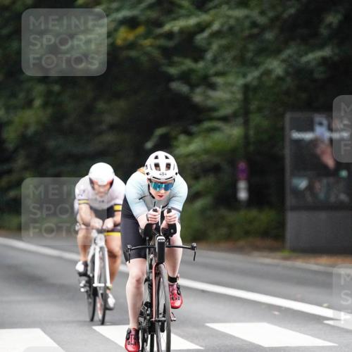 14.09.2025 - Stadtparktriathlon Michael Burmester http://msf.ph/oto/8907073 14.09.2025 09:16:20 Radfahren 328, 406, 484 meine-sportfotos.de