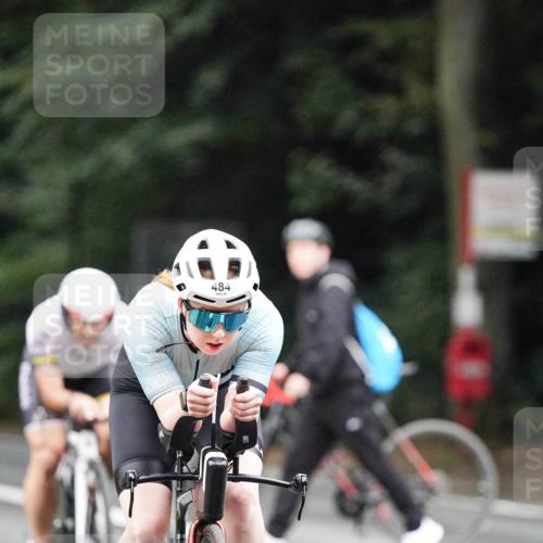 14.09.2025 - Stadtparktriathlon Michael Burmester http://msf.ph/oto/8907075 14.09.2025 09:16:21 Radfahren 328, 406, 478, 484 meine-sportfotos.de