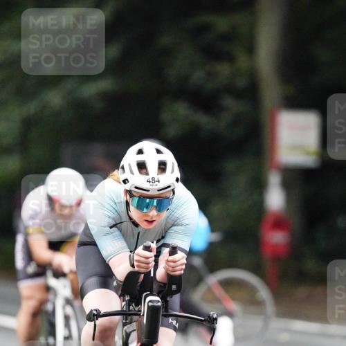 14.09.2025 - Stadtparktriathlon Michael Burmester http://msf.ph/oto/8907077 14.09.2025 09:16:21 Radfahren 328, 406, 478, 484 meine-sportfotos.de