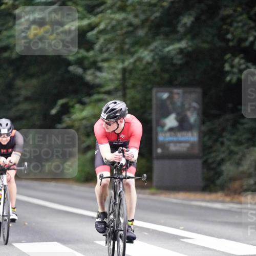 14.09.2025 - Stadtparktriathlon Michael Burmester http://msf.ph/oto/8907085 14.09.2025 09:16:28 Radfahren 328, 330, 367, 478 meine-sportfotos.de