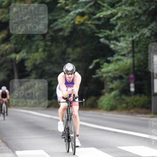 14.09.2025 - Stadtparktriathlon Michael Burmester http://msf.ph/oto/8907268 14.09.2025 09:18:02 Radfahren 307, 321, 322, 332, 412, 475 meine-sportfotos.de