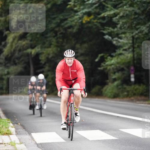 14.09.2025 - Stadtparktriathlon Michael Burmester http://msf.ph/oto/8907356 14.09.2025 09:18:47 Radfahren 302, 316, 454, 455, 493, 499, 502 meine-sportfotos.de