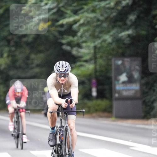 14.09.2025 - Stadtparktriathlon Michael Burmester http://msf.ph/oto/8907432 14.09.2025 09:19:19 Radfahren 304, 338, 397, 464, 467, 471, 480, 486 meine-sportfotos.de