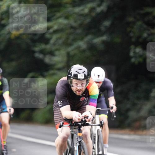 14.09.2025 - Stadtparktriathlon Michael Burmester http://msf.ph/oto/8907581 14.09.2025 09:20:30 Radfahren 301, 318, 326, 340, 345, 346, 347, 359, 363, 370, 371, 373, 381, 389, 419, 445 meine-sportfotos.de