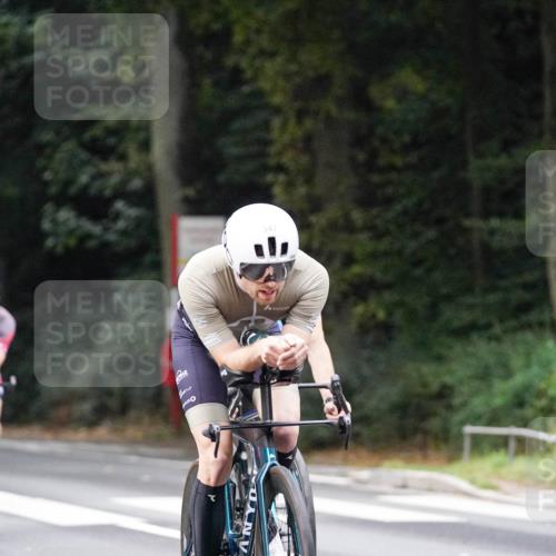 14.09.2025 - Stadtparktriathlon Michael Burmester http://msf.ph/oto/8907600 14.09.2025 09:20:34 Radfahren 301, 318, 326, 340, 345, 346, 347, 359, 363, 370, 373, 377, 381, 386, 389, 448 meine-sportfotos.de
