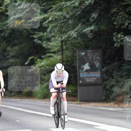 14.09.2025 - Stadtparktriathlon Michael Burmester http://msf.ph/oto/8907642 14.09.2025 09:21:06 Radfahren 342, 380, 401, 404, 473, 500 meine-sportfotos.de