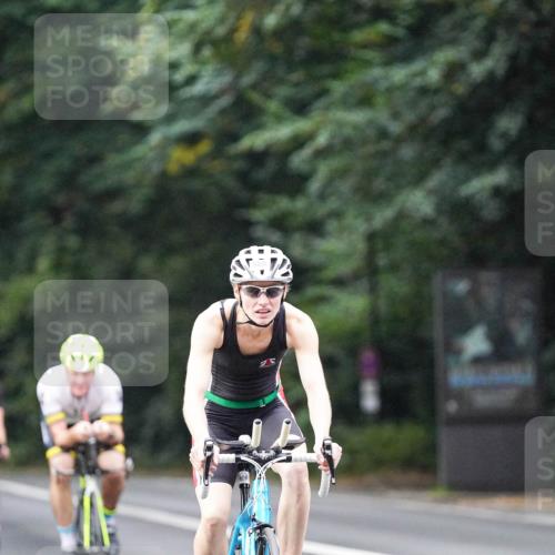 14.09.2025 - Stadtparktriathlon Michael Burmester http://msf.ph/oto/8907650 14.09.2025 09:21:07 Radfahren 339, 342, 380, 401, 404, 473, 500 meine-sportfotos.de