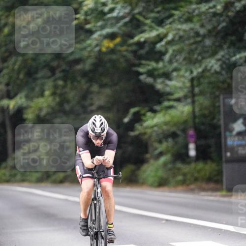 14.09.2025 - Stadtparktriathlon Michael Burmester http://msf.ph/oto/8907660 14.09.2025 09:21:10 Radfahren 339, 342, 380, 401, 404, 473, 500 meine-sportfotos.de