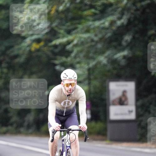 14.09.2025 - Stadtparktriathlon Michael Burmester http://msf.ph/oto/8907667 14.09.2025 09:21:15 Radfahren 339, 362, 380, 401 meine-sportfotos.de