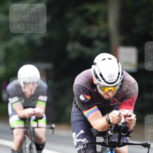 14.09.2025 - Stadtparktriathlon Michael Burmester http://msf.ph/oto/8907688 14.09.2025 09:21:33 Radfahren 323, 349, 365, 375, 379, 383, 393, 400 meine-sportfotos.de