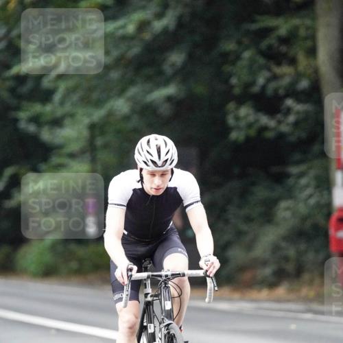 14.09.2025 - Stadtparktriathlon Michael Burmester http://msf.ph/oto/8907742 14.09.2025 09:21:58 Radfahren 354, 357, 410, 451, 458 meine-sportfotos.de