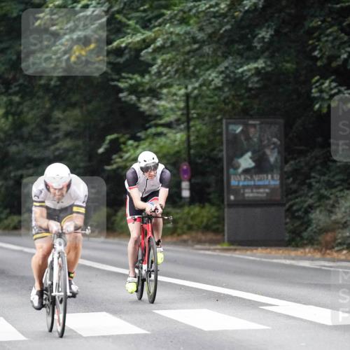 14.09.2025 - Stadtparktriathlon Michael Burmester http://msf.ph/oto/8907834 14.09.2025 09:22:48 Radfahren 328, 372, 406 meine-sportfotos.de