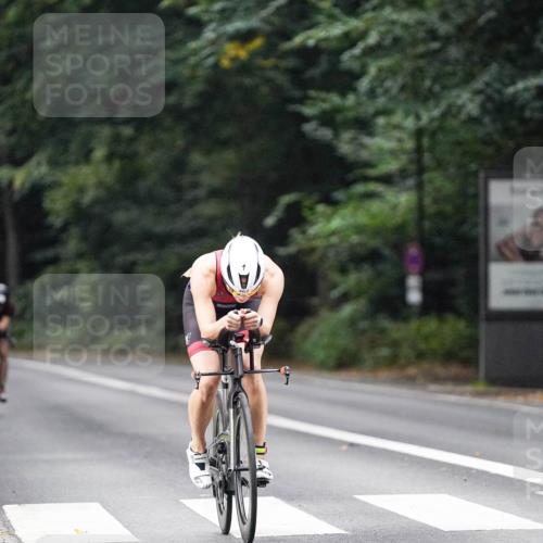 14.09.2025 - Stadtparktriathlon Michael Burmester http://msf.ph/oto/8907860 14.09.2025 09:23:04 Radfahren 303, 336, 434, 460, 462, 478, 484 meine-sportfotos.de