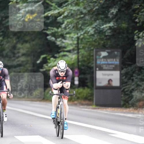 14.09.2025 - Stadtparktriathlon Michael Burmester http://msf.ph/oto/8907930 14.09.2025 09:23:38 Radfahren 325, 350, 399, 457, 488 meine-sportfotos.de