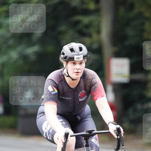 14.09.2025 - Stadtparktriathlon Michael Burmester http://msf.ph/oto/8907998 14.09.2025 09:24:53 Radfahren 332, 387, 440, 474 meine-sportfotos.de