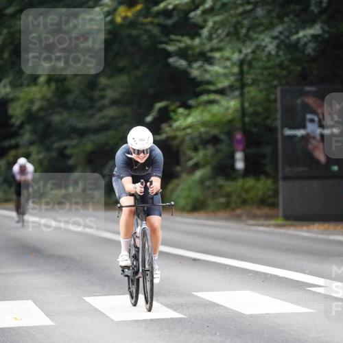 14.09.2025 - Stadtparktriathlon Michael Burmester http://msf.ph/oto/8908005 14.09.2025 09:25:13 Radfahren 397, 468, 493, 502 meine-sportfotos.de