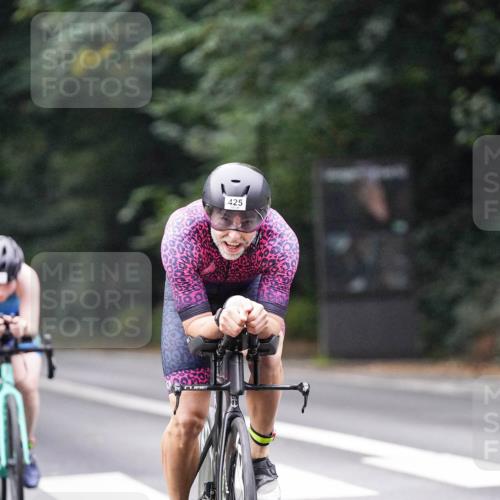 14.09.2025 - Stadtparktriathlon Michael Burmester http://msf.ph/oto/8908054 14.09.2025 09:25:36 Radfahren 316, 425, 431, 481, 483 meine-sportfotos.de