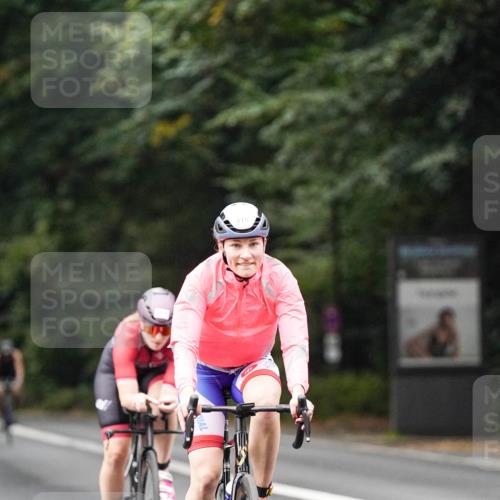 14.09.2025 - Stadtparktriathlon Michael Burmester http://msf.ph/oto/8908107 14.09.2025 09:26:18 Radfahren 320, 415, 443, 447, 464, 486, 495 meine-sportfotos.de