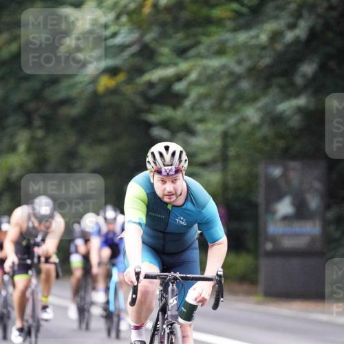 14.09.2025 - Stadtparktriathlon Michael Burmester http://msf.ph/oto/8908130 14.09.2025 09:26:30 Radfahren 306, 320, 356, 381, 389, 419, 439, 443, 447, 472, 486, 495 meine-sportfotos.de