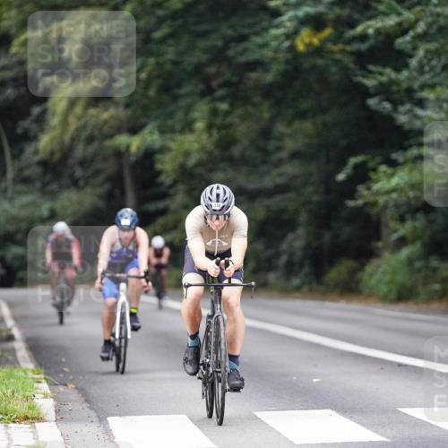 14.09.2025 - Stadtparktriathlon Michael Burmester http://msf.ph/oto/8908145 14.09.2025 09:26:39 Radfahren 302, 306, 338, 442, 456, 479 meine-sportfotos.de