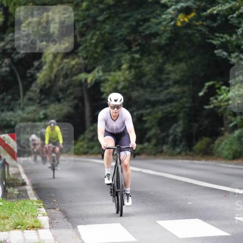 14.09.2025 - Stadtparktriathlon Michael Burmester http://msf.ph/oto/8908187 14.09.2025 09:27:13 Radfahren 469, 494 meine-sportfotos.de