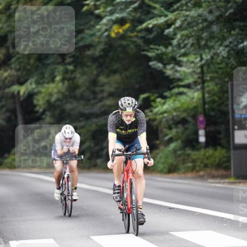 14.09.2025 - Stadtparktriathlon Michael Burmester http://msf.ph/oto/8908200 14.09.2025 09:27:21 Radfahren 346, 359, 438, 473, 494 meine-sportfotos.de