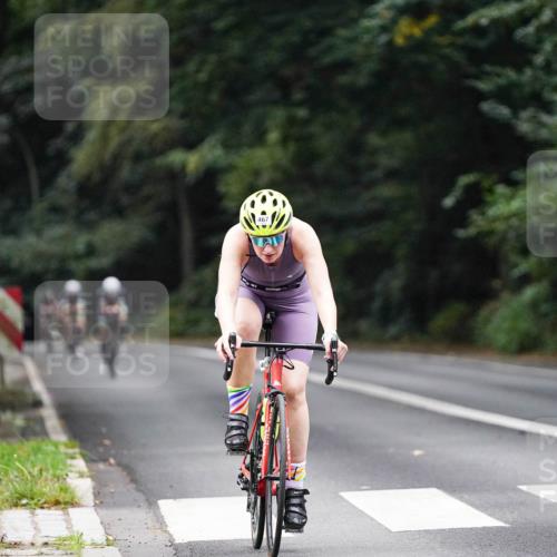 14.09.2025 - Stadtparktriathlon Michael Burmester http://msf.ph/oto/8908219 14.09.2025 09:27:33 Radfahren 346, 379, 467, 473 meine-sportfotos.de
