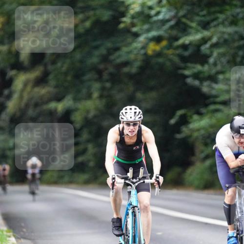 14.09.2025 - Stadtparktriathlon Michael Burmester http://msf.ph/oto/8908343 14.09.2025 09:29:07 Radfahren 392, 402, 408, 416, 487, 500 meine-sportfotos.de