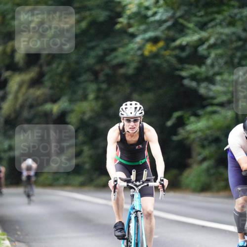 14.09.2025 - Stadtparktriathlon Michael Burmester http://msf.ph/oto/8908344 14.09.2025 09:29:07 Radfahren 392, 402, 408, 416, 487, 500 meine-sportfotos.de