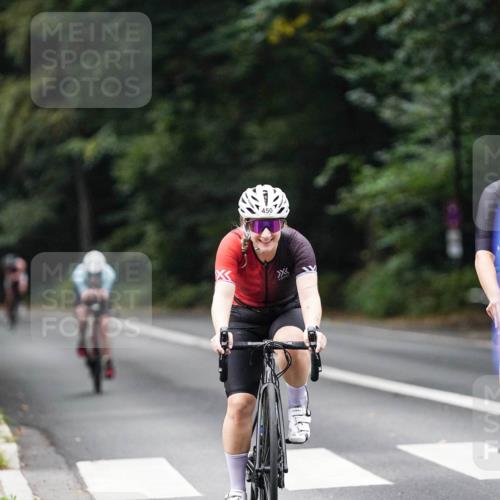 14.09.2025 - Stadtparktriathlon Michael Burmester http://msf.ph/oto/8908400 14.09.2025 09:29:58 Radfahren 394, 412, 450, 458, 484, 501 meine-sportfotos.de