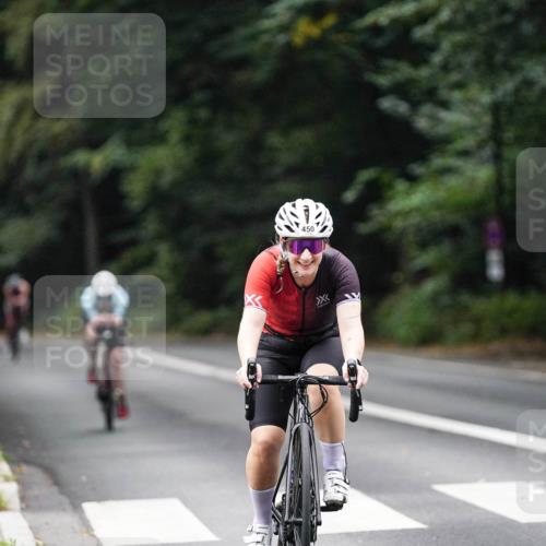14.09.2025 - Stadtparktriathlon Michael Burmester http://msf.ph/oto/8908402 14.09.2025 09:29:58 Radfahren 394, 412, 450, 458, 484, 501 meine-sportfotos.de