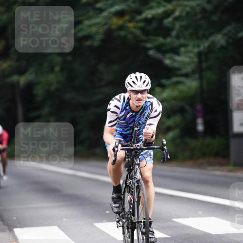 14.09.2025 - Stadtparktriathlon Michael Burmester http://msf.ph/oto/8908430 14.09.2025 09:34:56 Radfahren 383, 386, 393, 438, 477 meine-sportfotos.de