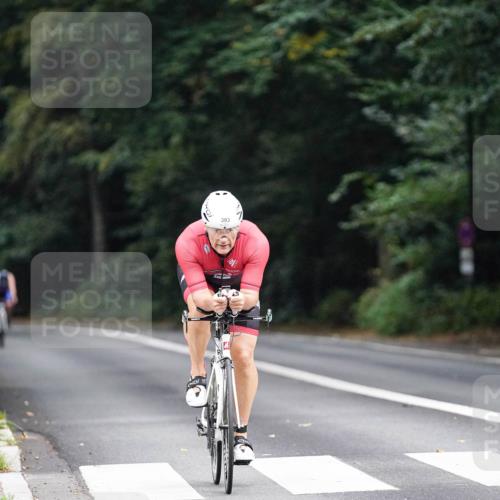 14.09.2025 - Stadtparktriathlon Michael Burmester http://msf.ph/oto/8908435 14.09.2025 09:34:59 Radfahren 383, 386, 393 meine-sportfotos.de
