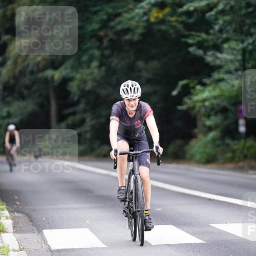 14.09.2025 - Stadtparktriathlon Michael Burmester http://msf.ph/oto/8908532 14.09.2025 09:36:09 Radfahren 448, 466, 485, 504 meine-sportfotos.de