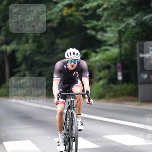 14.09.2025 - Stadtparktriathlon Michael Burmester http://msf.ph/oto/8908595 14.09.2025 09:37:56 Radfahren 399, 434 meine-sportfotos.de