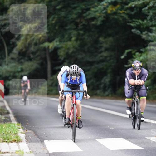 14.09.2025 - Stadtparktriathlon Michael Burmester http://msf.ph/oto/8908602 14.09.2025 09:38:17 Radfahren 391, 421, 453, 458 meine-sportfotos.de